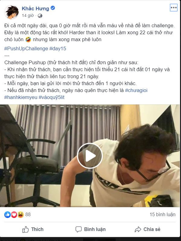 Khắc Hưng cũng không nằm ngoài trào lưu này. Những người tham gia có thể hít đất hoặc tập tư thế plank với cường độ tuỳ theo tình trạng thể lực của mình.