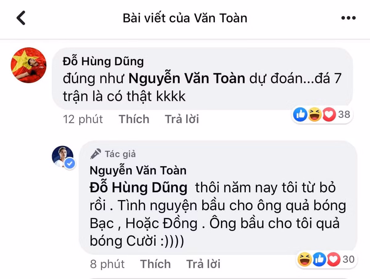 Quá tuổi tham dự SEA Games, Văn Toản không thể tranh giải quả bóng vàng hay quả bóng bạc nhưng nhất định muốn đoạt giải "quả bóng cười".