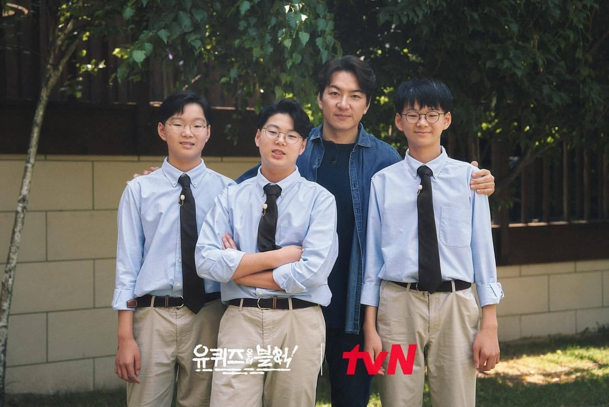 Bẵng đi một thời gian không xuất hiện trên những video được bố chia sẻ, 3 anh em mới đây đã nhận lời tham gia một chương trình khiến nhiều người rất ngỡ ngàng.