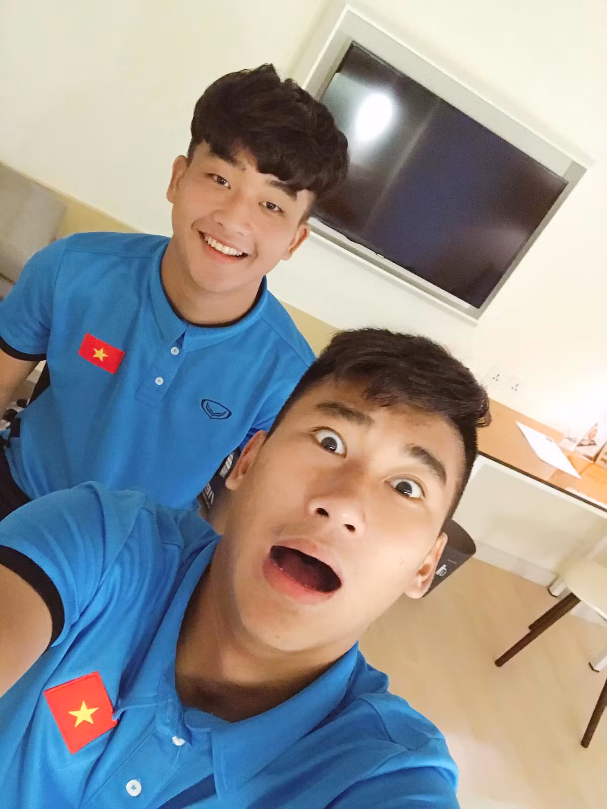 Nhâm Mạnh Dũng và Danh Trung rất thân nhau, cả hai đều thuộc biên chế CLB Viettel nhưng hiện tại Danh Trung đang thi đấu cho CLB bóng đá Huế dưới dạng bản hợp đồng cho mượn.