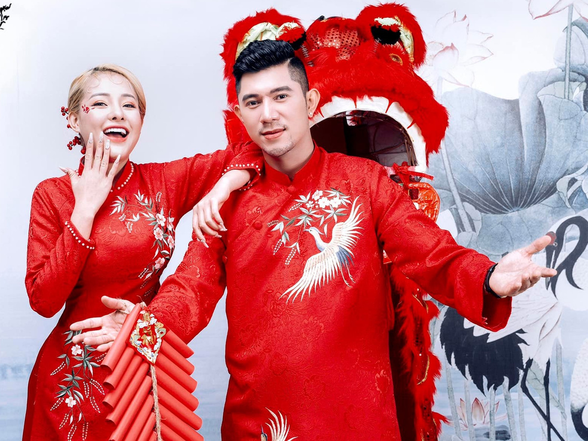 Chính vậy cũng không hề quá đáng khi nhiều netizen nhận xét "cặp đôi này dùng cả thanh xuân để chụp ảnh cưới".