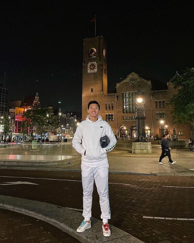 Văn Hậu không hề gặp bất kỳ trở ngại gì về vấn đề thể lực cũng như chiều cao so với các cầu thủ Châu Âu. Chính bởi vậy người hâm mộ hy vọng anh sẽ thường xuyên được ra sân thi đấu và có thành tích tốt tại CLB của Hà Lan.