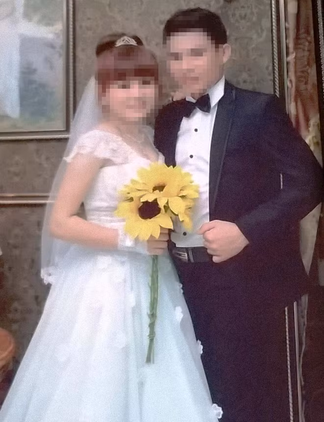 Trước đó, từng có rất nhiều trường hợp dở khóc dở cười vì cô dâu "chạy trốn" sau khi "ôm" trọn tiền cưới. Anh Đào Văn Thanh (32 tuổi, ở thị trấn Kỳ Anh) kết hôn với Hoàng Thị Huyền Thương (21 tuổi, ở xã Kỳ Hoa, huyện Kỳ Anh) sau 6 tháng tìm hiểu. Chỉ 1 tuần sau cưới, cô dâu bất ngờ "bốc hơi" khiến cả gia đình bối rối. Trước khi bỏ đi, Thương đã có những biểu hiện bất thường như chia đôi giường đêm tân hôn, đi chơi thì không cho đi cùng...