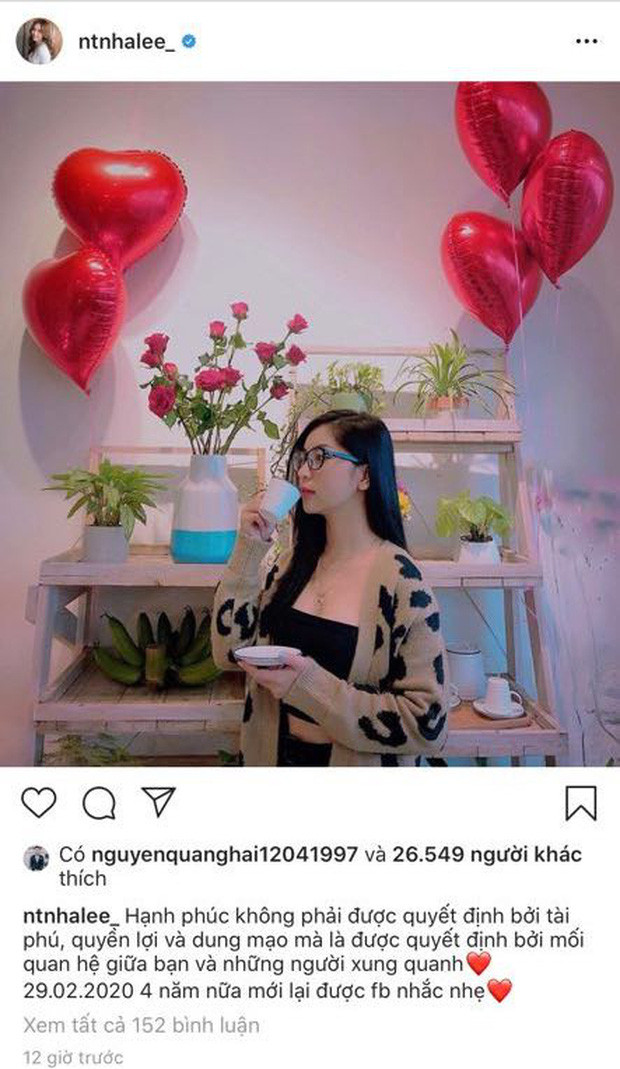 Sau khi thông tin nối lại tình xưa xuất hiện, tiền vệ Quang Hải dường như chẳng ngại ngần gì nữa, anh liên tục "dội bom thả tim" trên trang cá nhân của Nhật Lê.