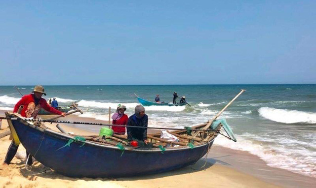 Quang Ngai: Ngu dan di cao “loc bien” nua ngay da kiem ca chi vang