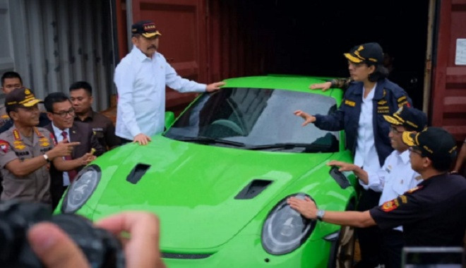 Thanh nien “ta hoa” phat hien minh so huu xe sang Rolls Royce-Hinh-3