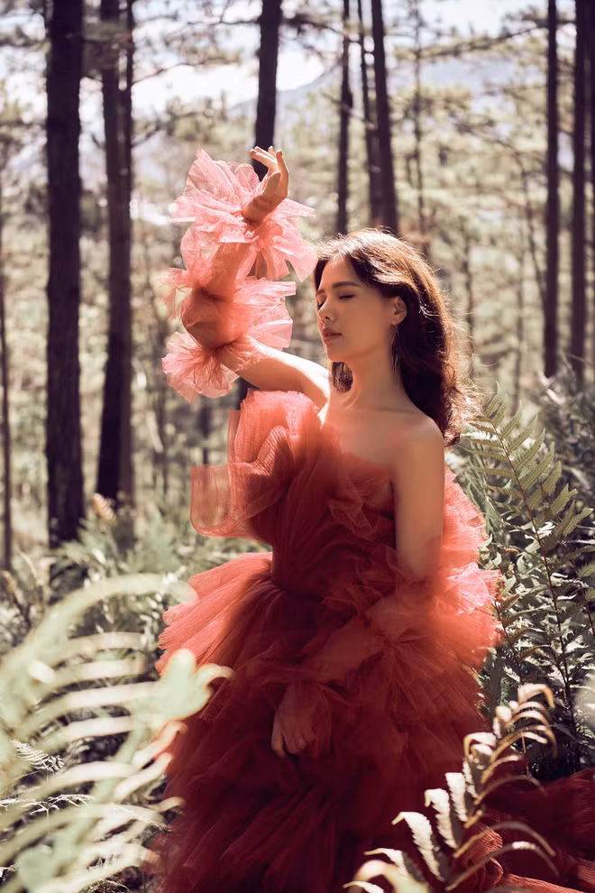 Có thể thấy, Phanh Lee chắc chắn là một trong những cô dâu xinh đẹp và ngọt ngào nhất năm.