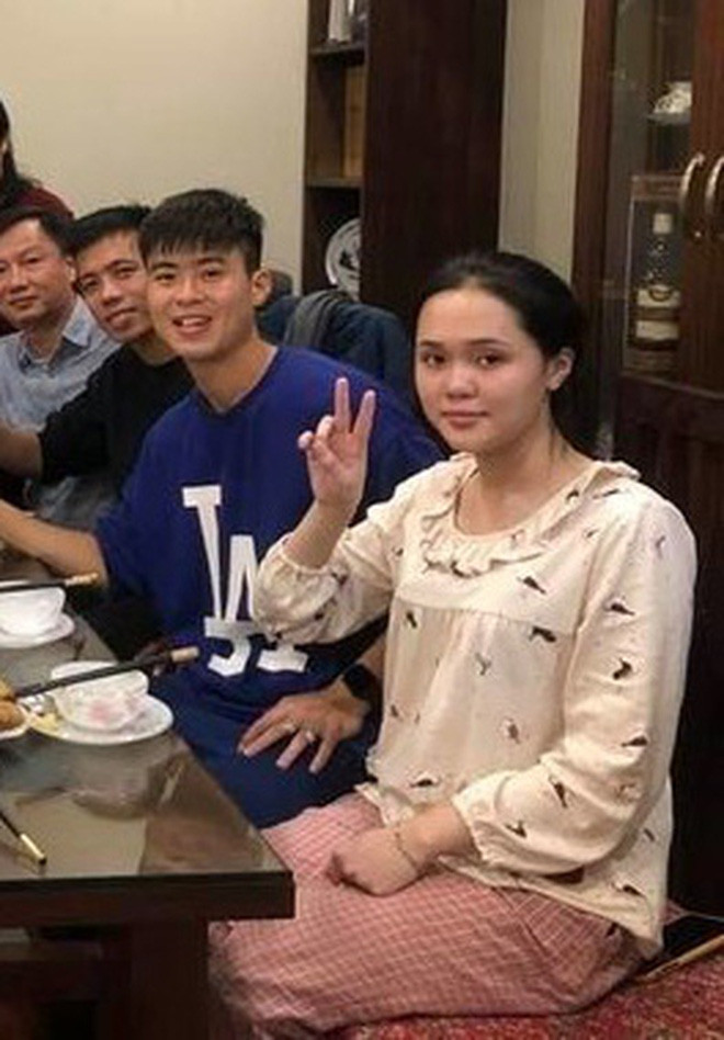 Vợ Duy Mạnh lộ khoảnh khắc xuề xoà không lâu sau "siêu đám cưới".