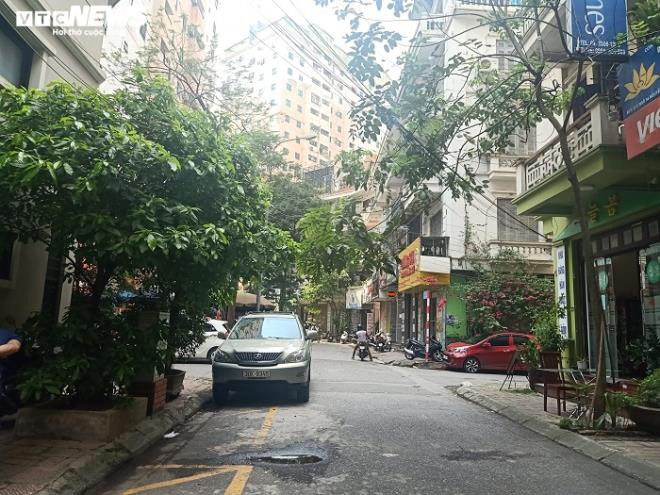 Vac sung ban nguoi cho vui o Ha Noi: Nan nhan khong he biet bi trung dan-Hinh-3