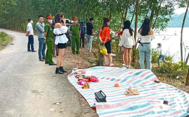 Nhóm thanh niên tự tập dã ngoại tại Diễn Châu, Nghệ An cũng bị lực lượng chức năng "hỏi thăm".