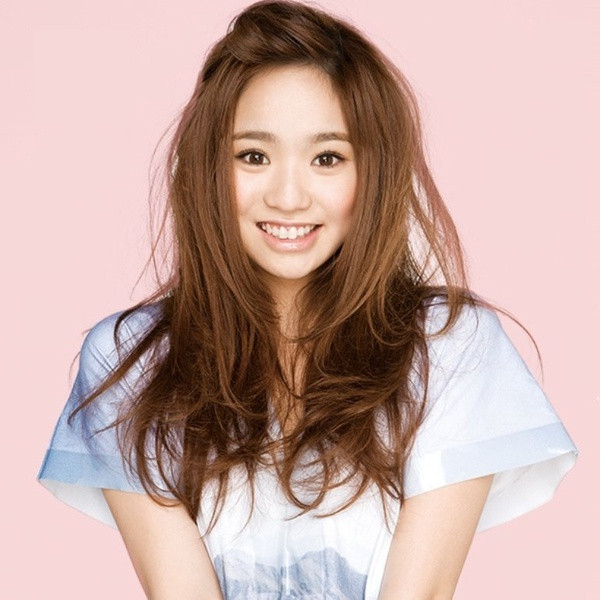 Mac nhu khong dat cho di dao, nu ca si bi to “co tinh lam mau“-Hinh-3