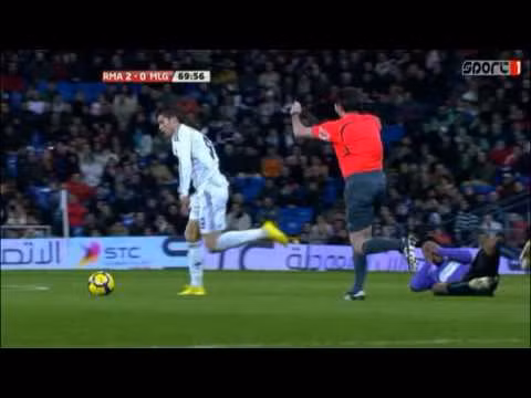 Real Madrid vs Malaga (1/2010): Ronaldo đã ghi cả hai bàn, giúp Real Madrid thắng 2-0 trước Malaga nhưng sau đó anh đã phải rời sân vì nhận thẻ đỏ sau tình huống dùng cùi trỏ với Patrick Mtiliga, khiến Mtiliga bị vỡ mũi và phải rời sân ngay sau đó.