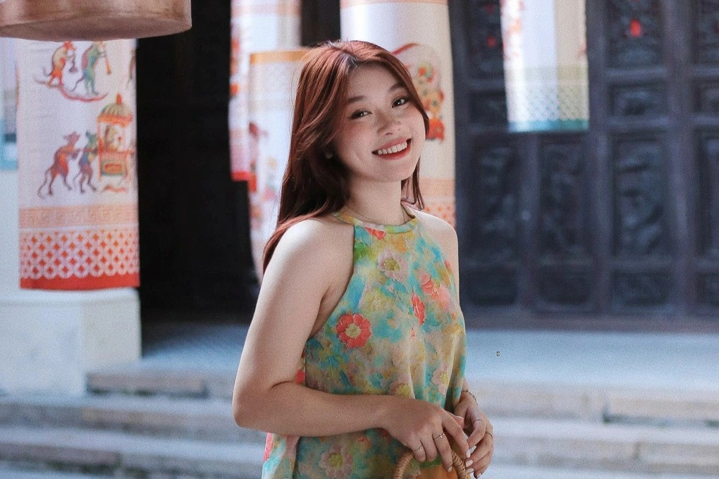 Theo cô gái trẻ, mỗi bữa cơm có chi phí khoảng dưới 100.000 đồng, cũng có những bữa rẻ hơn. Cô thường đi chợ mua thức ăn cho cả tuần, sau đó lên thực đơn, chia đồ cho từng bữa.