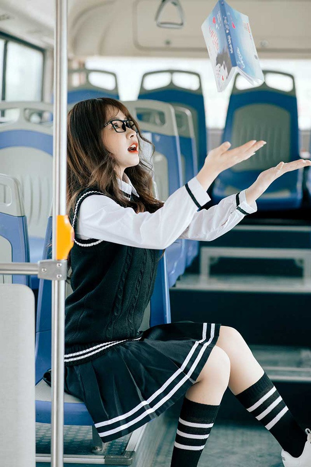 Chia sẻ về ngành học truyền thông, Thu Hương cho biết đây là ngành học có môi trường rất năng động, thú vị. Ngay từ khi còn nhỏ, cô nàng đã khao khát theo đuổi ngành này và quyết tâm chinh phục đến cùng.