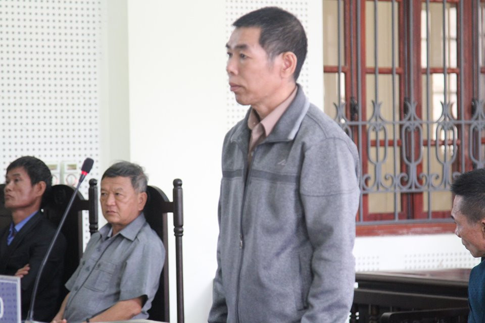 Giet nguoi vi bi nhac nho de xe gon lai, ga dan ong nhan ket dang