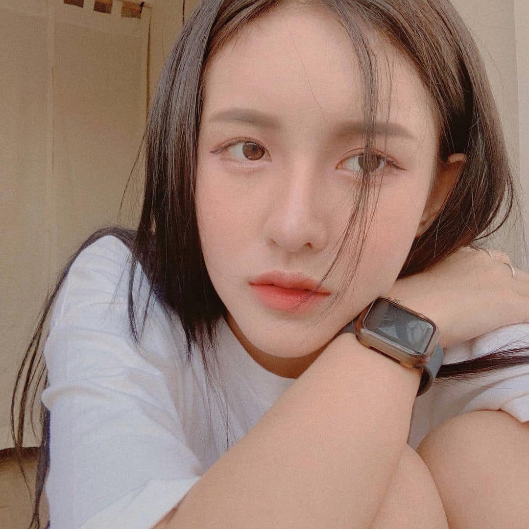 Lâm Minh sở hữu vẻ ngoài xinh đẹp với những đường nét trong trẻo.