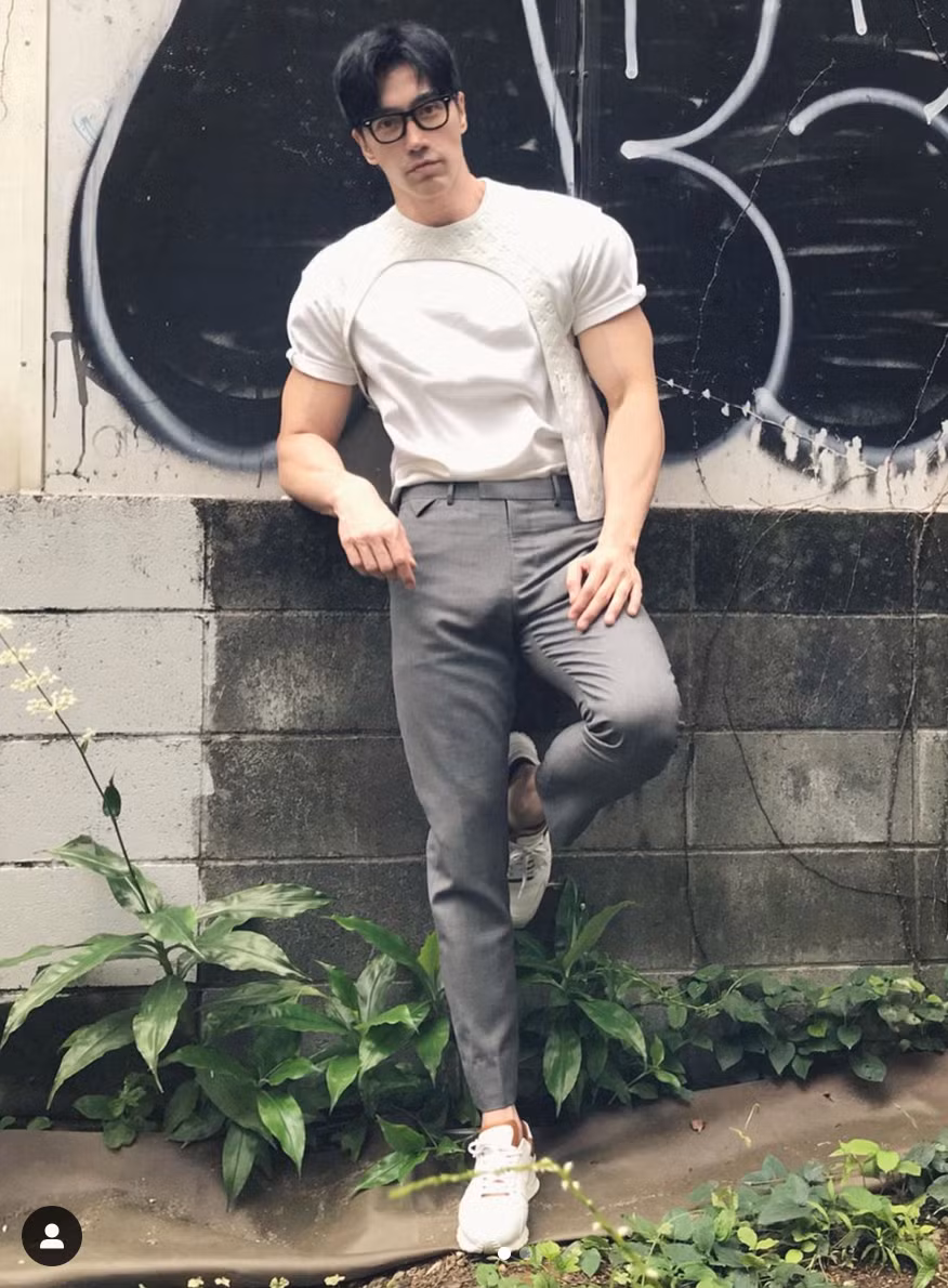 Thế nhưng, Tan ngoại hình hiện có của anh phụ thuộc hoàn toàn vào chế độ ăn uống và luyện tập. Anh tin rằng sức khỏe và ngoại hình của một người phụ thuộc 70% vào chế độ ăn uống và 30% là luyện tập. Mỗi ngày anh dành ra 90 phút chơi thể thao và ăn 6 quả trứng luộc vào bữa sáng.