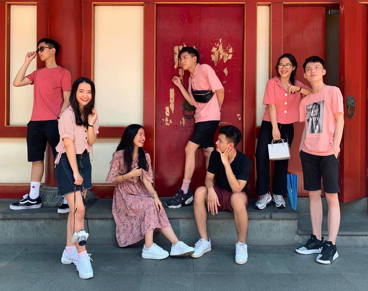 Hoi ban than nha nguoi ta: 5/7 di du hoc, 2 nguoi con lai moi 