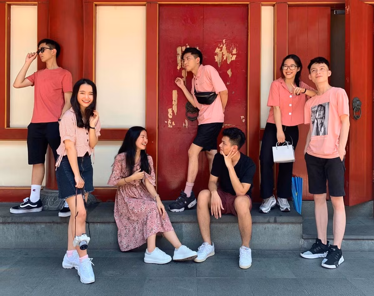 Hoi ban than nha nguoi ta: 5/7 di du hoc, 2 nguoi con lai moi 