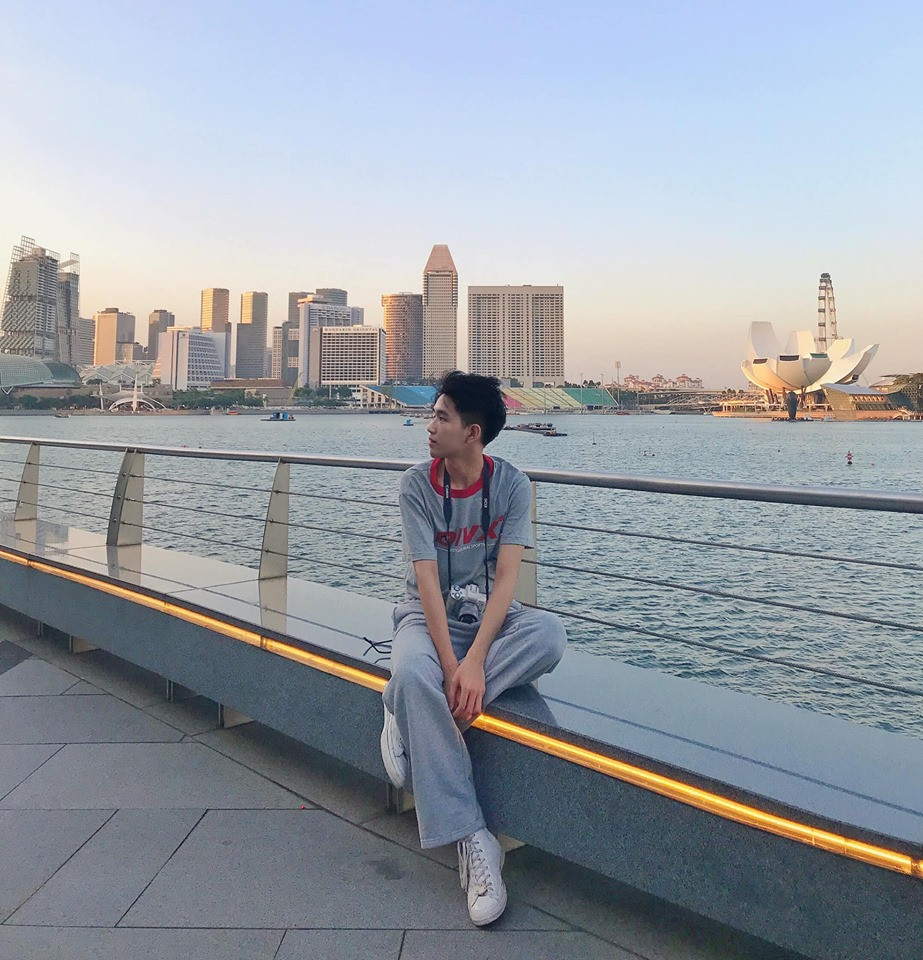 Hoi ban than nha nguoi ta: 5/7 di du hoc, 2 nguoi con lai moi 