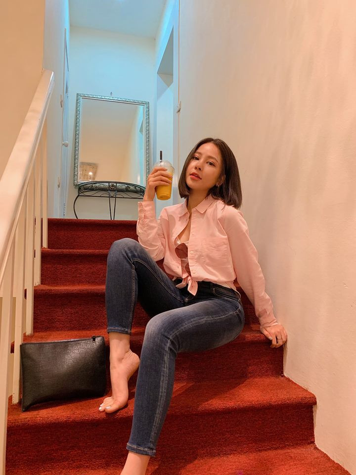 Tài khoản P.M.A bình luận: "Tự hào về cô gái khi có nghĩa cử cao đẹp như vậy. Trải qua nhiều chuyện, Trâm Anh trưởng thành lên nhiều".