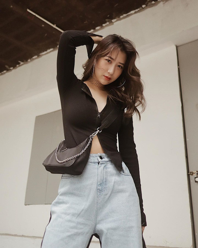 Dù được can thiệp phẫu thuật thẩm mỹ, thế nhưng thân hình của cô nàng trông cực kỳ tự nhiên.