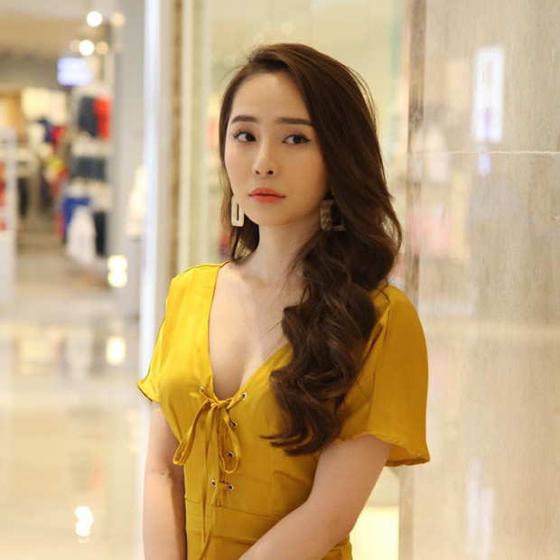 "Cá sấu chúa" Quỳnh Nga - cựu hot girl đình đám một thời là một trong số những cô nàng hiếm hoi dám thẳng thắn thừa nhận việc "dao kéo" vòng một.