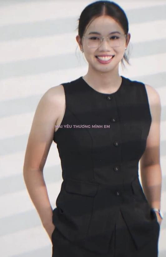 Mặc dù dành rất nhiều lời khen cho cô nàng nhưng nhiều người vẫn thừa nhận bị bất ngờ và chưa quen với hình mới có phần nữ tính, dịu dàng này của Ánh Viên.