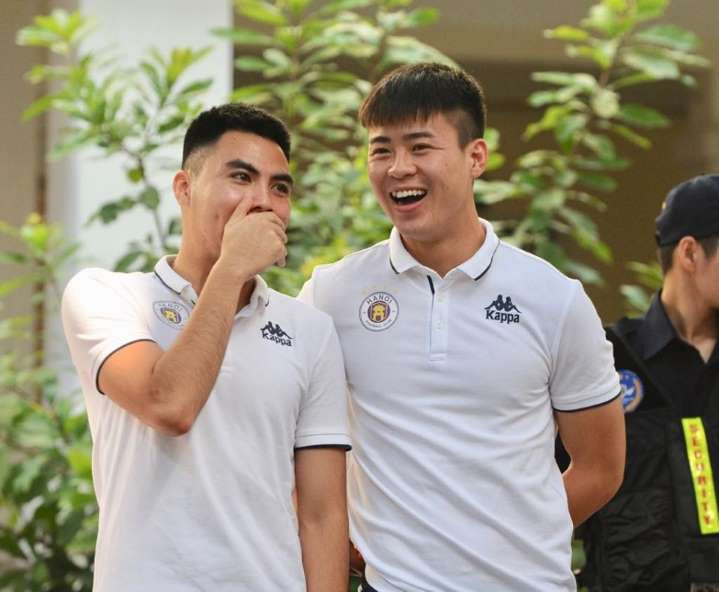 Đức Huy và Duy Mạnh hiện cùng khoác áo của CLB Hà Nội và đồng hành tại đội tuyển quốc gia Việt Nam. Cả hai cũng là những cái tên quan trọng mà HLV Park Hang-seo không thể bỏ qua.