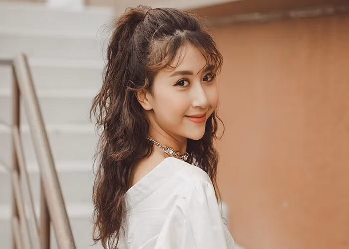 Ngoài làm người mẫu ảnh, Quỳnh Anh còn thử sức với nhiều vai diễn nhưng không thành công như mong muốn.