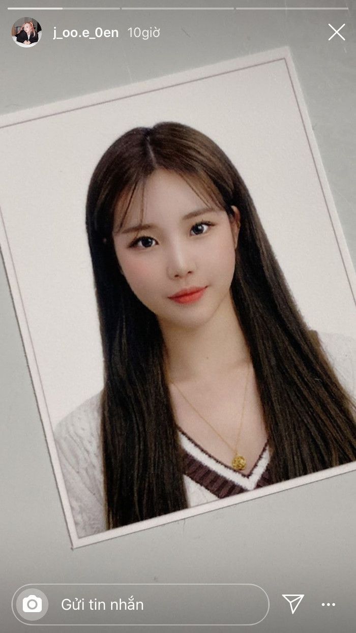 Mới đây, trên tài khoản Instagram của nhóm Momoland có đăng tải hình ảnh của một cô gái lạ hoắc nhưng theo giải thích thì đó chính là JooE khiến ai nấy đều sốc.