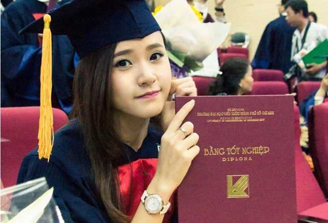 Có lẽ danh hiệu "ngọc nữ" vừa xinh đẹp, giỏi giang lại sạch scandal khó ai có thể vượt qua được hot girl đời đầu Midu.