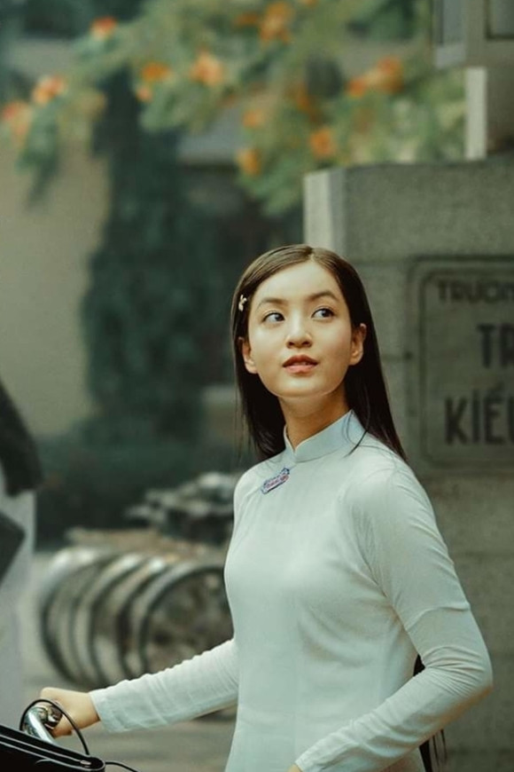 Trước khi gây chú ý khi tham gia vào bộ phim "Mắt biếc", Nguyễn Lâm Thảo Tâm đã là gương mặt quen thuộc của giới trẻ nhờ nhan sắc xinh đẹp và trình độ tiếng Anh cực khủng.