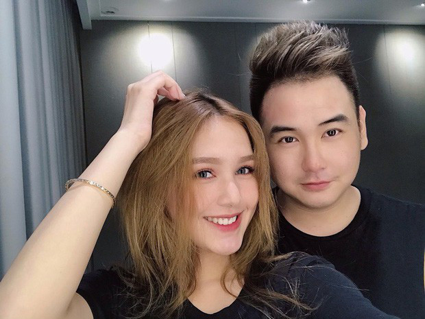 Trang Phạm kém bạn trai Xemesis đến 13 tuổi. Dù vậy, mối tình chú - cháu này nhận được nhiều ủng hộ của gia đình, bạn bè và CĐM.