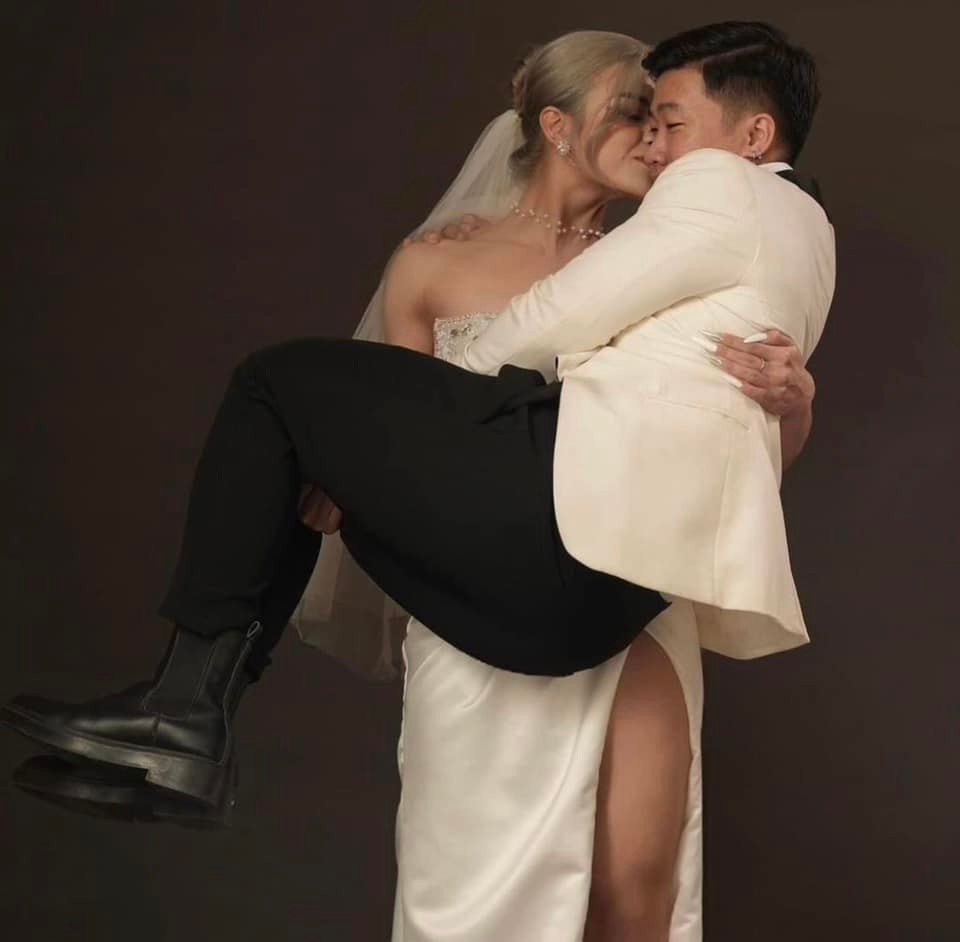 Nữ gymer cho biết khoảng 4 năm trước từng có cơ thể thừa cân và bị trêu chọc, miệt thị ngoại hình. Từ đó, cô gái này tìm đến việc tập thể hình để tăng cường sức khỏe và cải thiện ngoại hình.