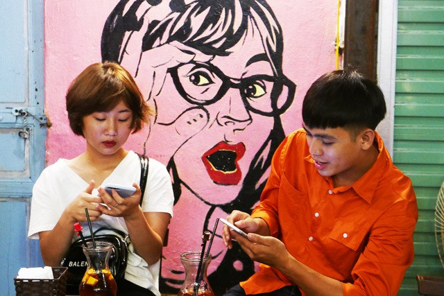 CĐM cùng bày tỏ nhiều quan điểm trái chiều về vấn đề an toàn đường sắt và việc tới đây check in.