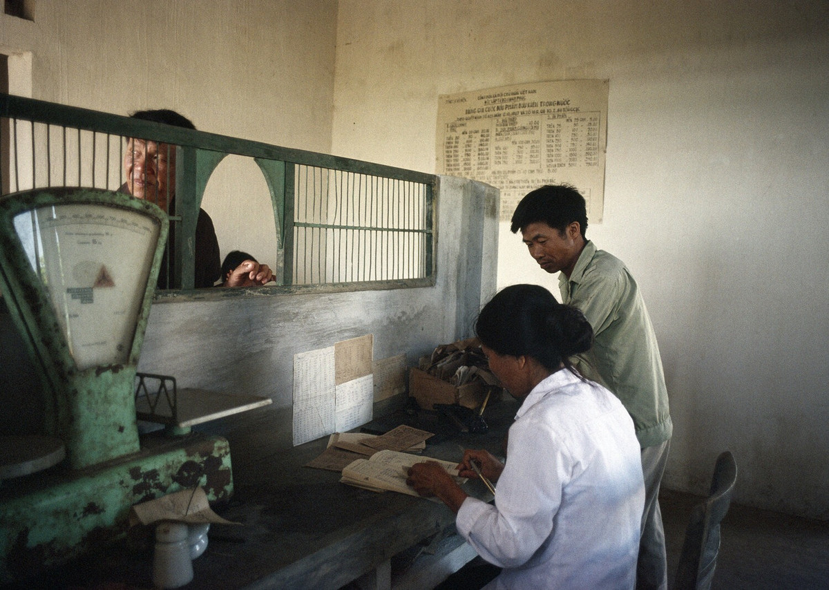 Bình luận dưới bài đăng, nhiều người không khỏi xúc động trước những hình ảnh xưa cũ mà đầy kỷ niệm này.