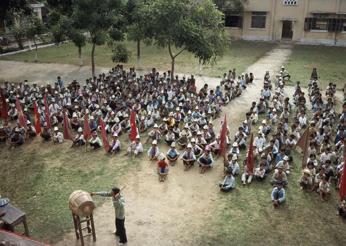 Hình ảnh trường học ngày xưa.