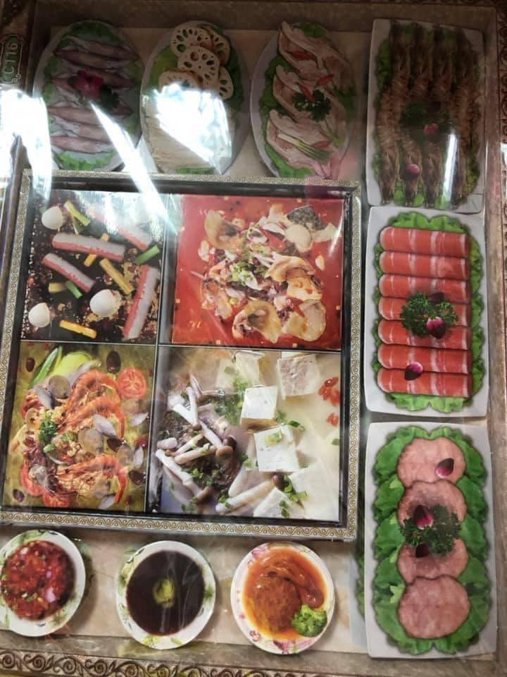 Không chỉ tiền vàng, bây giờ nguyên cả 1 set lẩu cũng được biến thành vàng mã để đốt cho người ở "cõi âm".