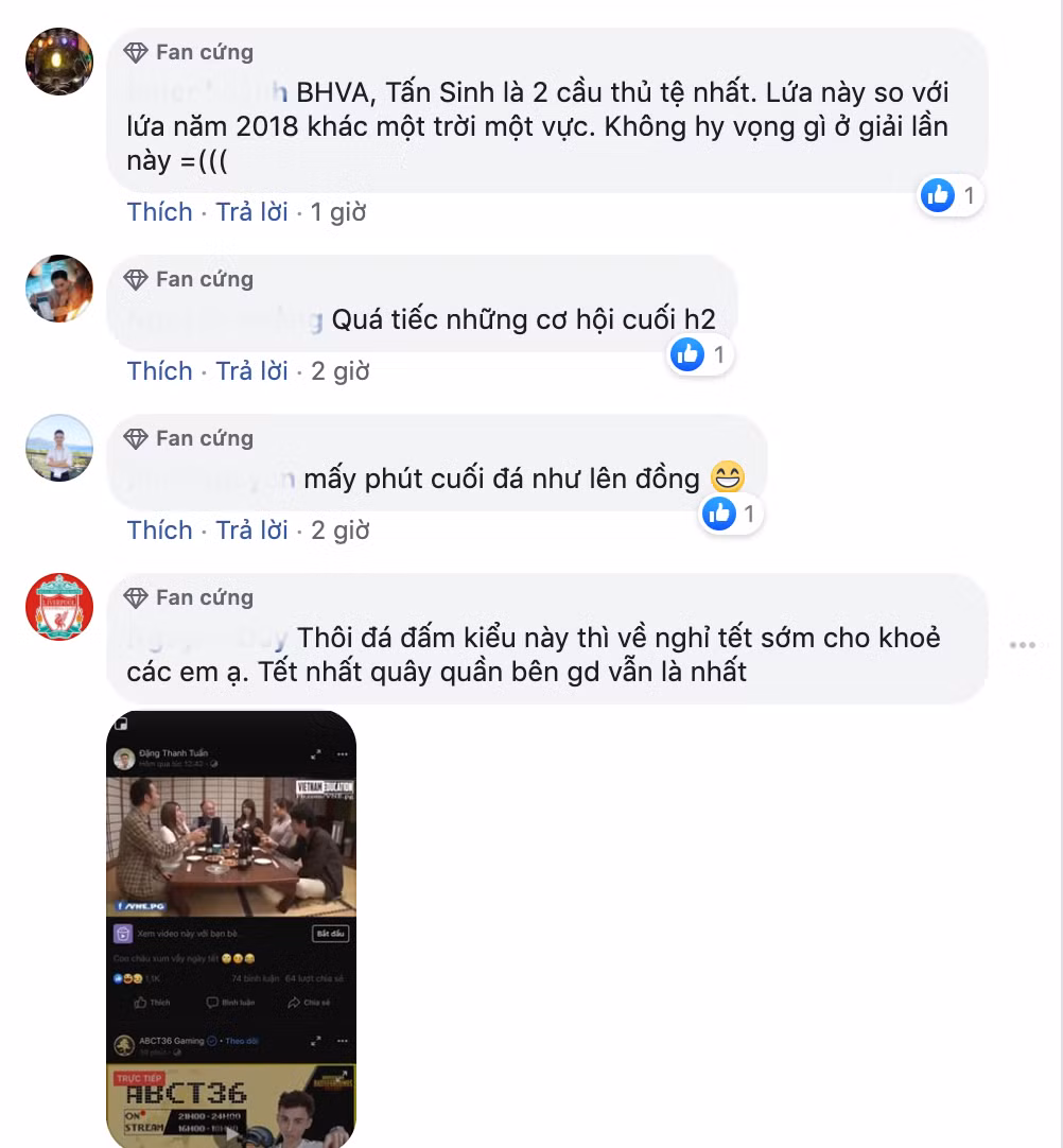 Trên mạng xã hội, Huỳnh Tấn Sinh bị người hâm mộ "ném đá" dữ dội. Đây là lần đầu tiên, một cầu thủ Việt Nam dưới thời HLV Park Hang-seo bị chính người hâm mộ nước nhà lên án, chỉ trích dữ dội về lối chơi như vậy.