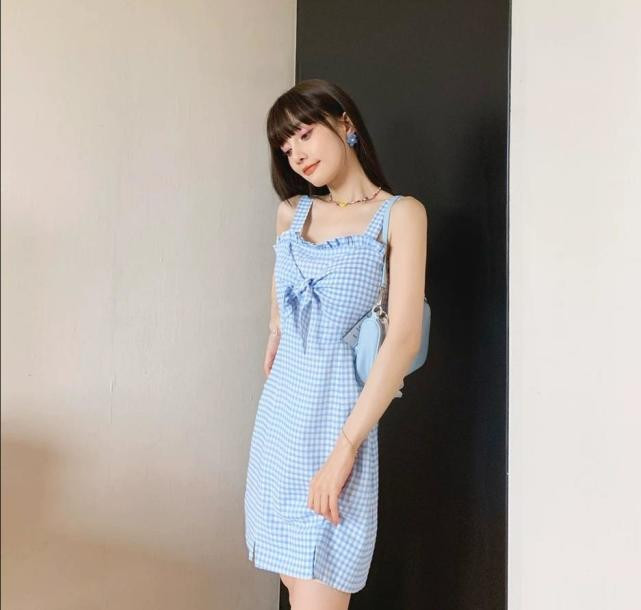 Song trên mạng xã hội, cô vẫn nhận được nhiều sự quan tâm của cộng đồng mạng nhờ những video chia sẻ về cuộc sống cá nhân, con gái và bí quyết làm đẹp.