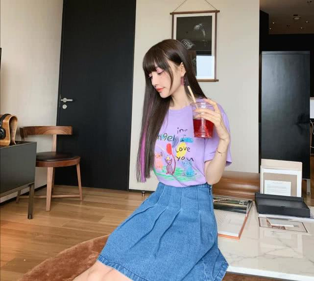 Phong cách của vợ cũ Giả Nãi Lượng rất được các cô gái trẻ tại Trung Quốc yêu thích