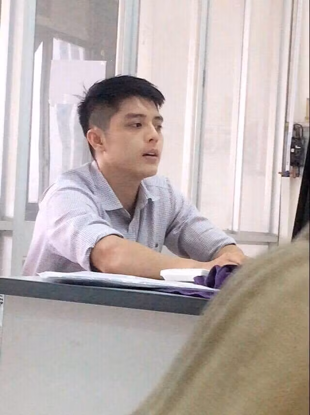 Danh hiệu "thầy giáo điển trai nhất Hà Nội" chắc chắn sẽ thuộc về thầy Văn Thành (SN 1990, quê Hà Nội) đang giảng dạy môn Tin học Ứng dụng tại trường Đại học Kiến trúc Hà Nội.