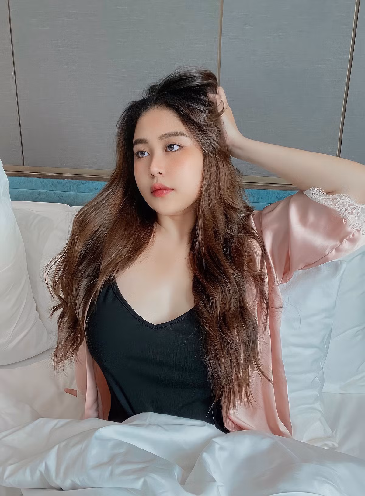 Cô nàng cho biết: "Bản thân mình thuộc kiểu mẫu tròn trịa nên càng phải chú ý ăn mặc để thể hiện ưu điểm và che đi khuyết điểm".