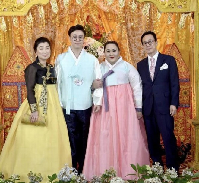 Câu chuyện tình yêu của họ đặc biệt đến mức đích thân cựu Tổng thống Susilo Bambang Yudhoyono và phu nhân Ani Yudhoyono tới tham dự đám cưới.