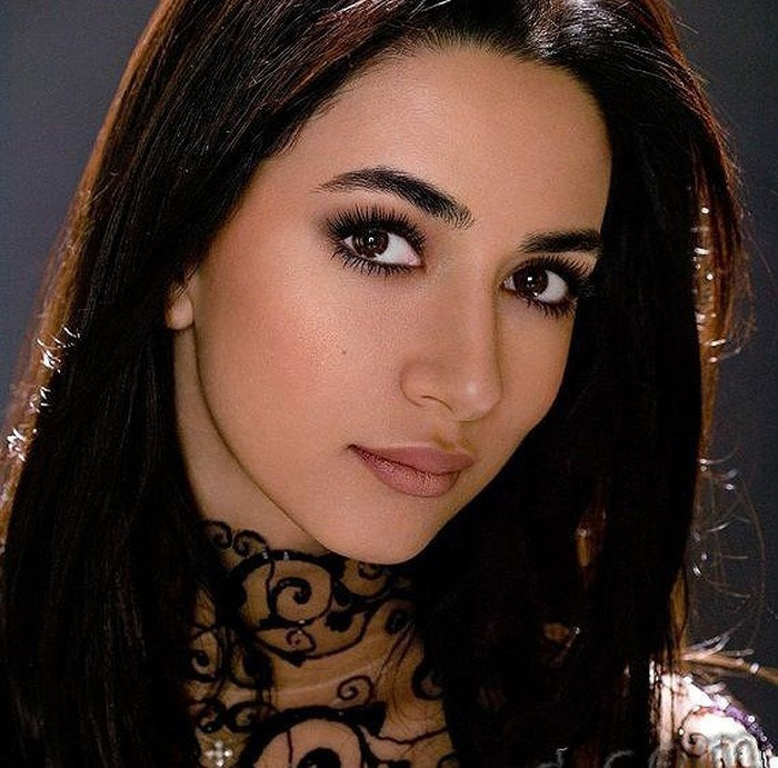 Do tư tưởng đó nên tại các đám cưới và đám ma, nam nữ người Kurd thường ở các phòng riêng, ăn riêng, không giao tiếp với nhau.