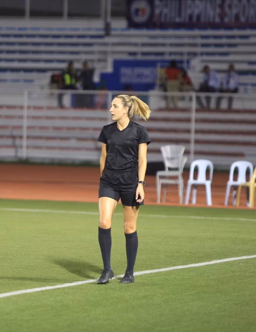 Trang cá nhân của Joanna Charaktis nhanh chóng được tìm ra, lượt theo dõi cũng tăng đột biến thế nhưng cô nàng dường như rất ít sử dụng mạng xã hội khi không hề chia sẻ bất kỳ điều gì trong cuộc sống, ảnh cũng ít được đăng tải.