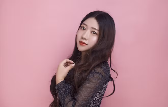 Tuy nhiên, chỉnh vừa phải thì không sao, chứ chỉnh "quá tay" thì kiểu gì cũng bị dân mạng bóc phốt nếu có một ngày nhan sắc thật khác xa hình bạn đăng tải.