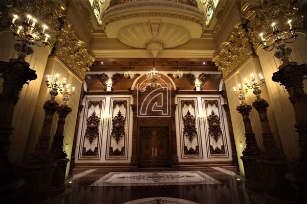 "Công trình này được xây dựng để thỏa đam mê về kiến trúc của tôi, không phải phô trương gì. Đây cũng là nơi để gia đình có một cuộc sống thoải mái, luôn rộng mở tâm trí để có thể làm việc hiệu quả", ông Tiến tiết lộ.