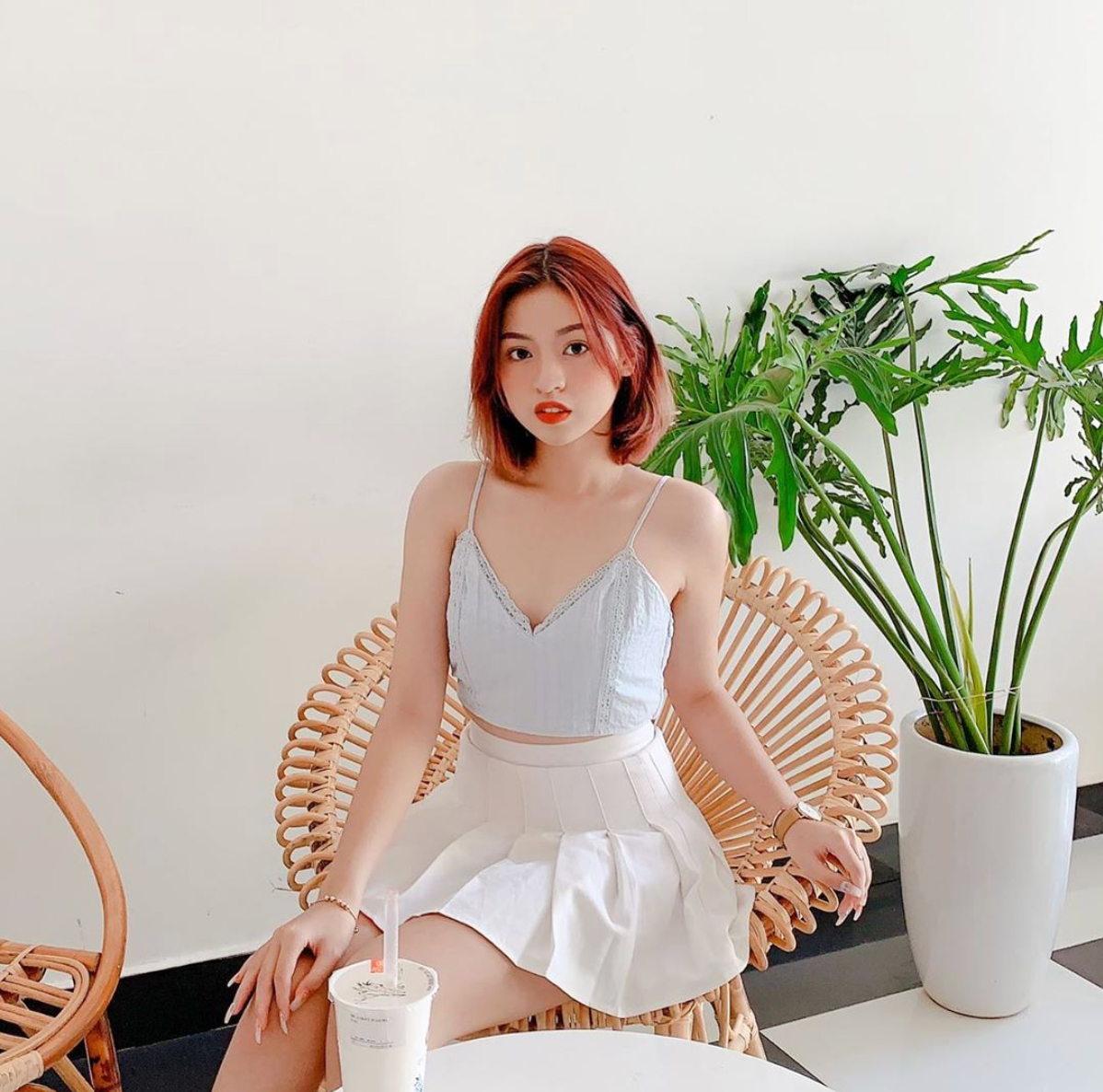 Hot girl 10X cũng cho biết thêm giọng cô nàng vốn dĩ đã như vậy chứ không hề cố tình nói điệu cho đặc biệt.